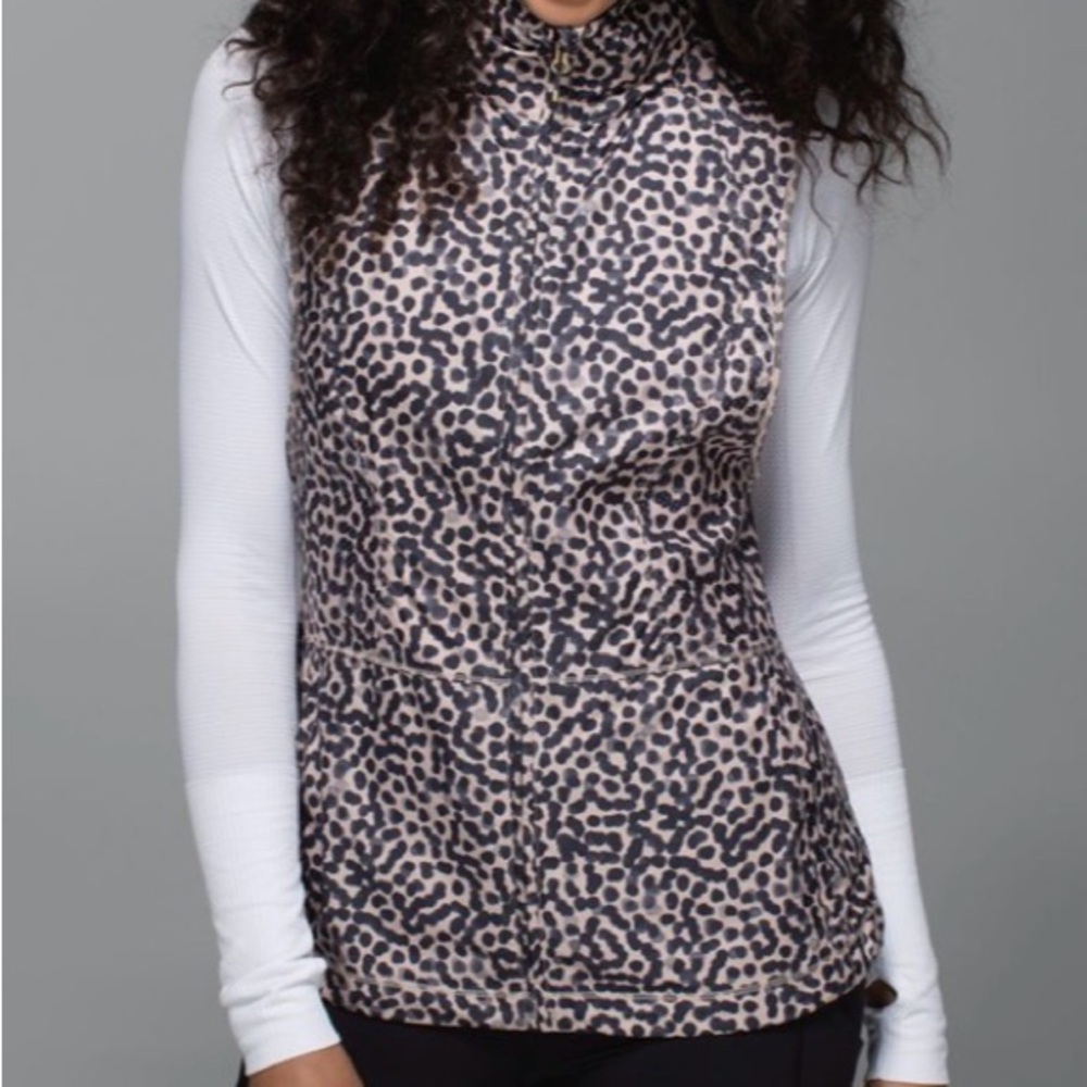 Lululemon Pack-It Vest in the "Ace Spot Grain Black"
